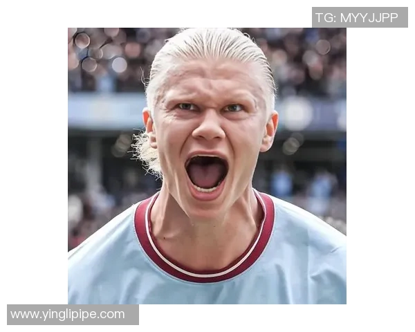 哈兰德在绿茵场上的经典瞬间回顾与精彩表现分析