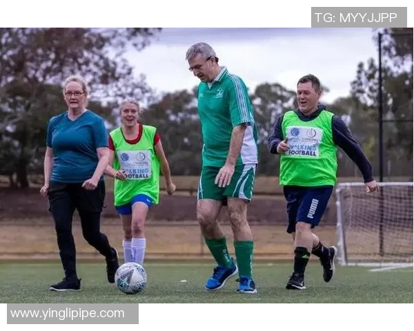 退役足球明星重拾激情展现跑步风采的精彩视频合集