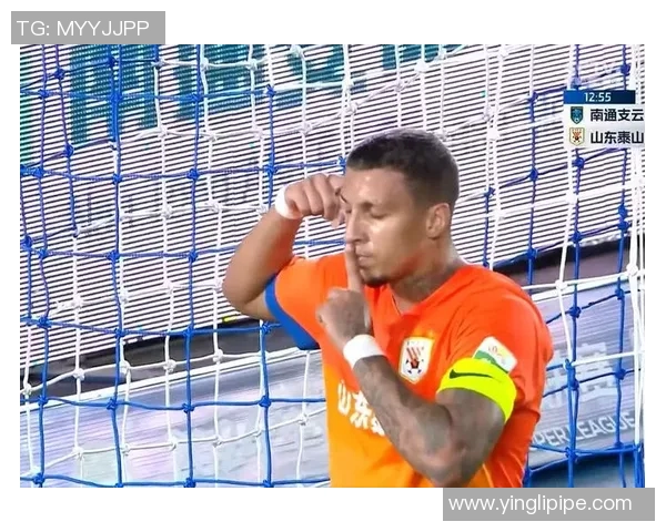 足球明星用闭嘴手势传递的沉默力量与比赛中的情感表达 足球明星用闭嘴手势传递的沉默力量与比赛中的情感表达